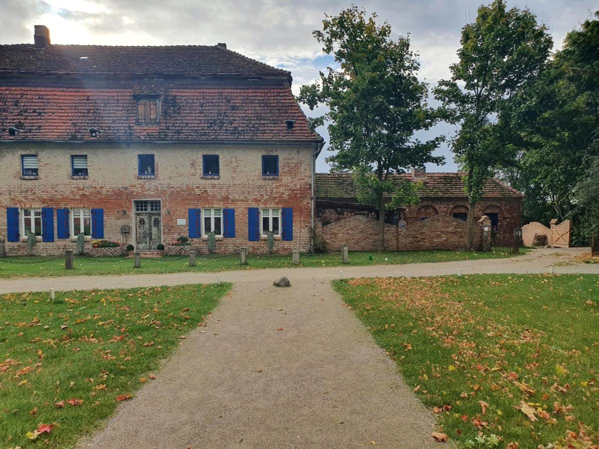 Gesindehaus Am Schloss Kummerower See Kummerow  المظهر الخارجي الصورة